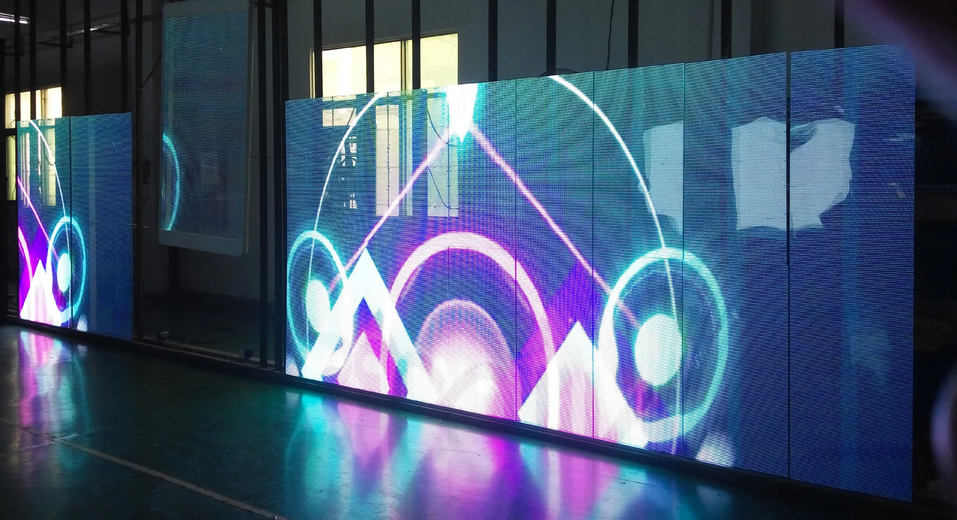 Рекламный экран уличный