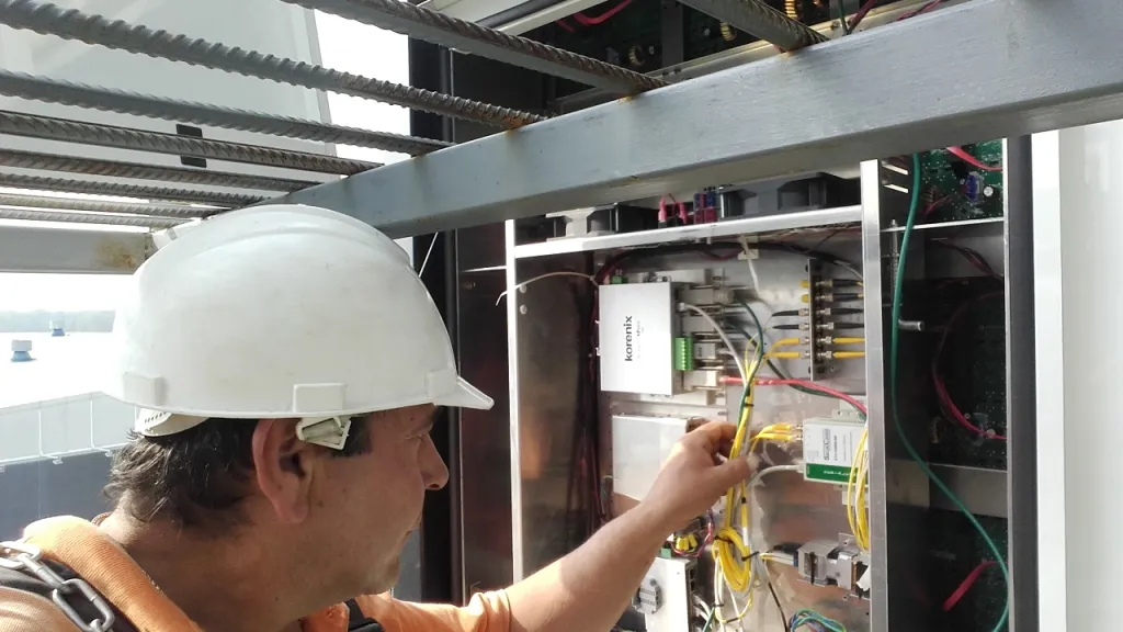 Необходимость обслуживания медиафасадов