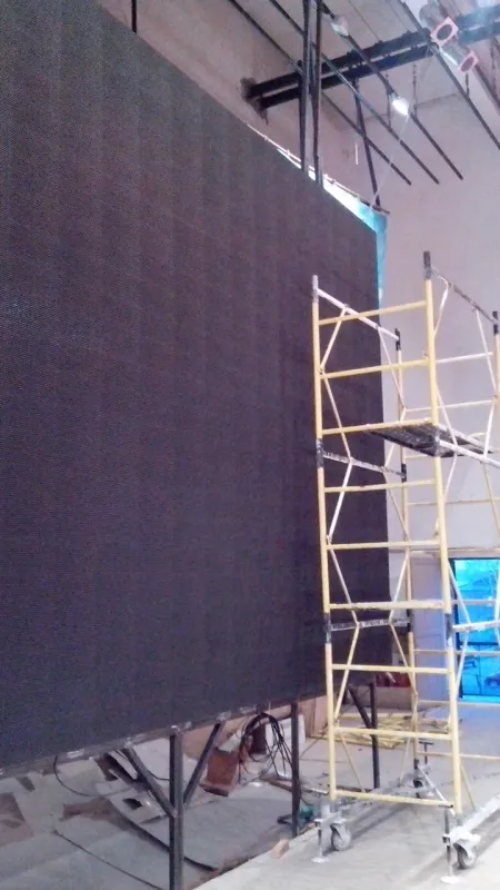 г. Кармаскалы́, Светодиодный экран во дворце культуры. Картинка 8